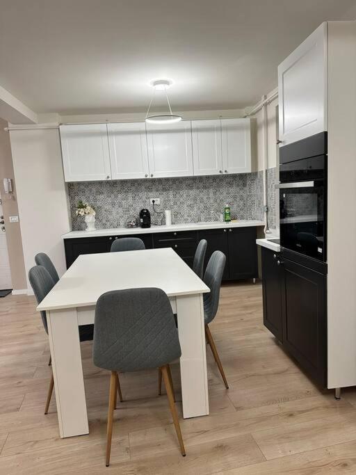 Ultracentral Luxury Apartament Timisoara Ngoại thất bức ảnh